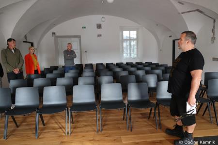 Javno vodstvo po samostanu Mekinje in predstavitev nove večnamenske dvorane (52)